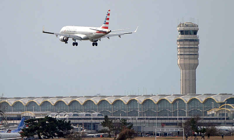 US government wants to spend billions to  revamp aging air-traffic control system
